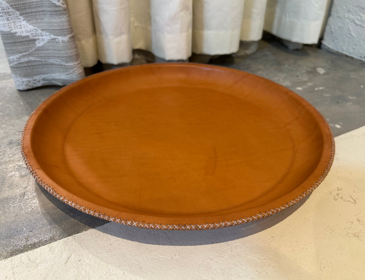 Mesero 15" Round Serving Tray