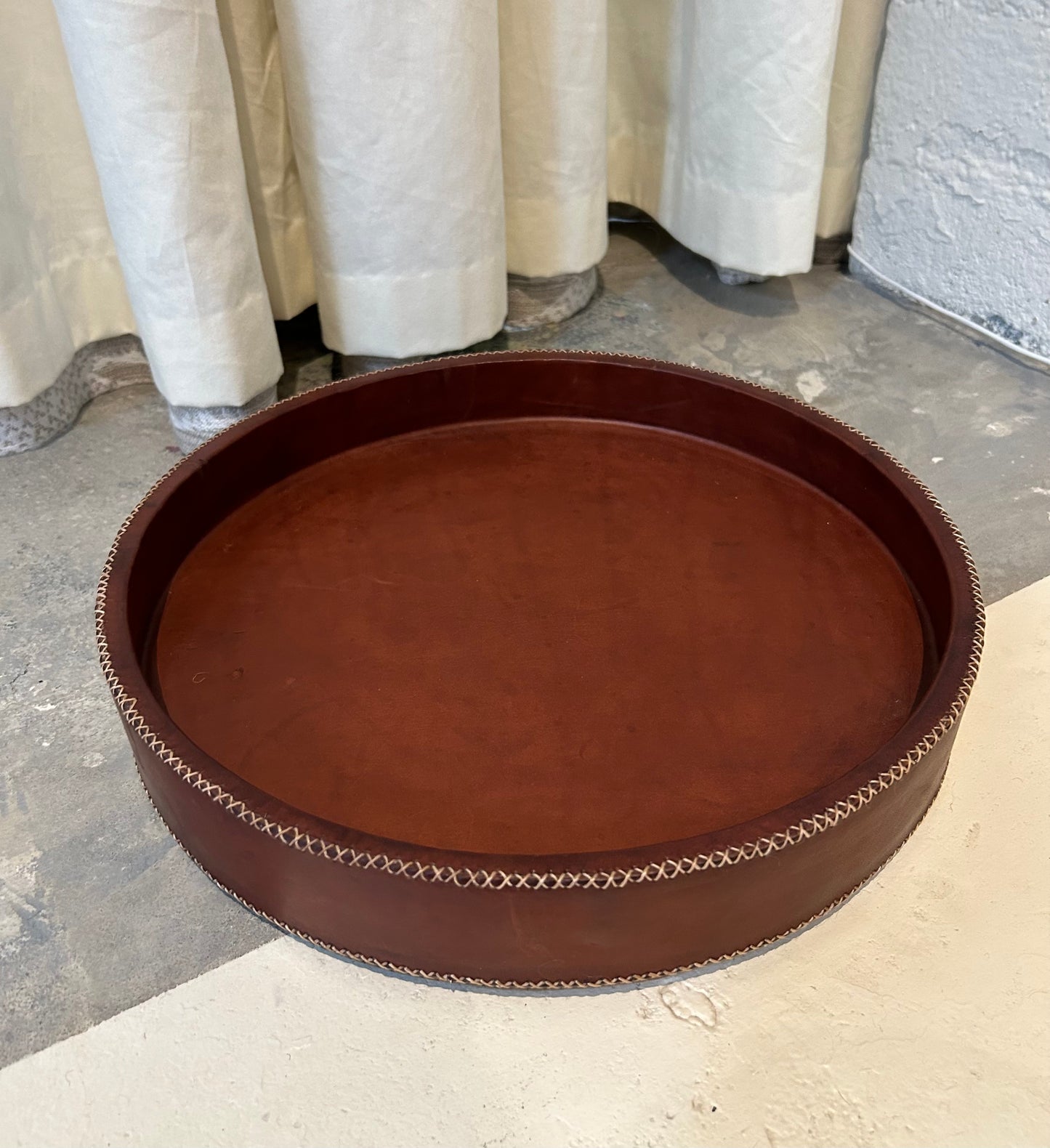 Arco 13" Round Cedar & Leather Tray (Large)