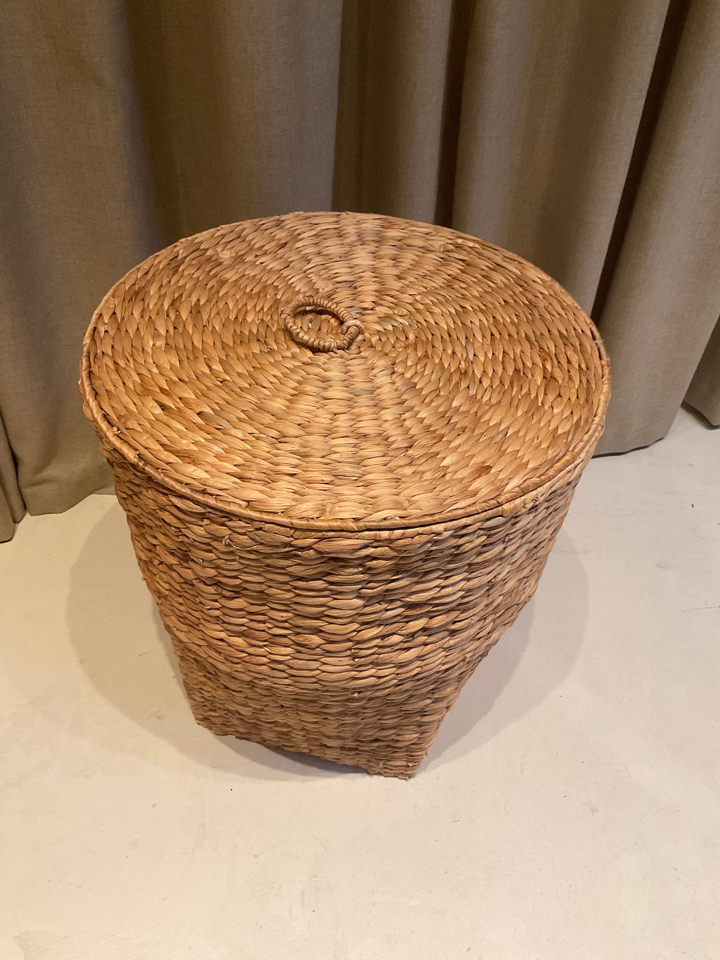 Hand Woven Water Hyacinth Basket w/Lid, Large