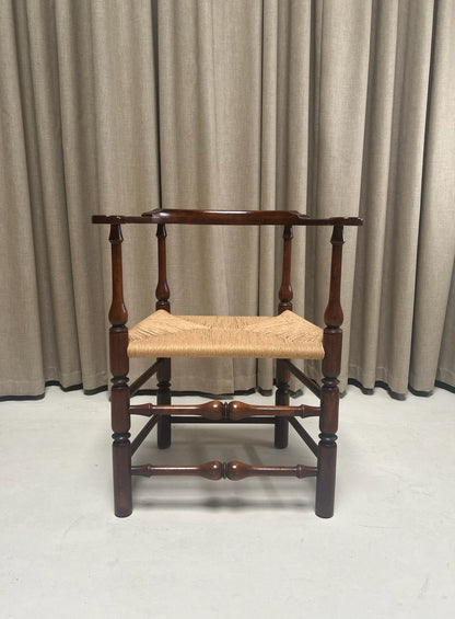 Spindle Round Back Chair