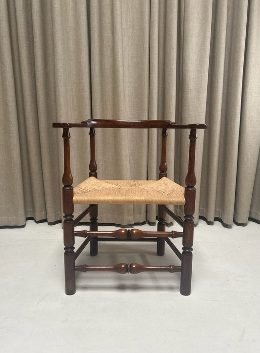 Spindle Round Back Chair