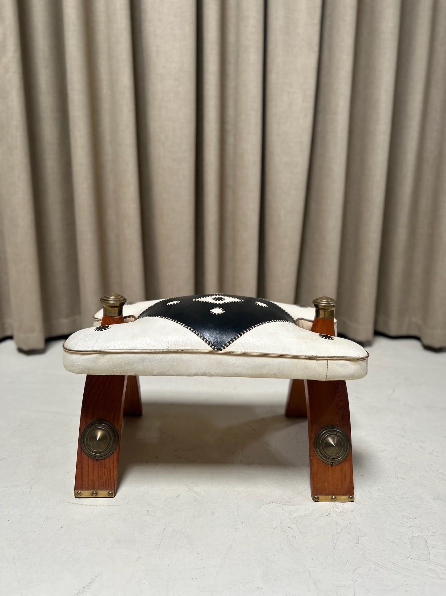 Camel Saddle Stool