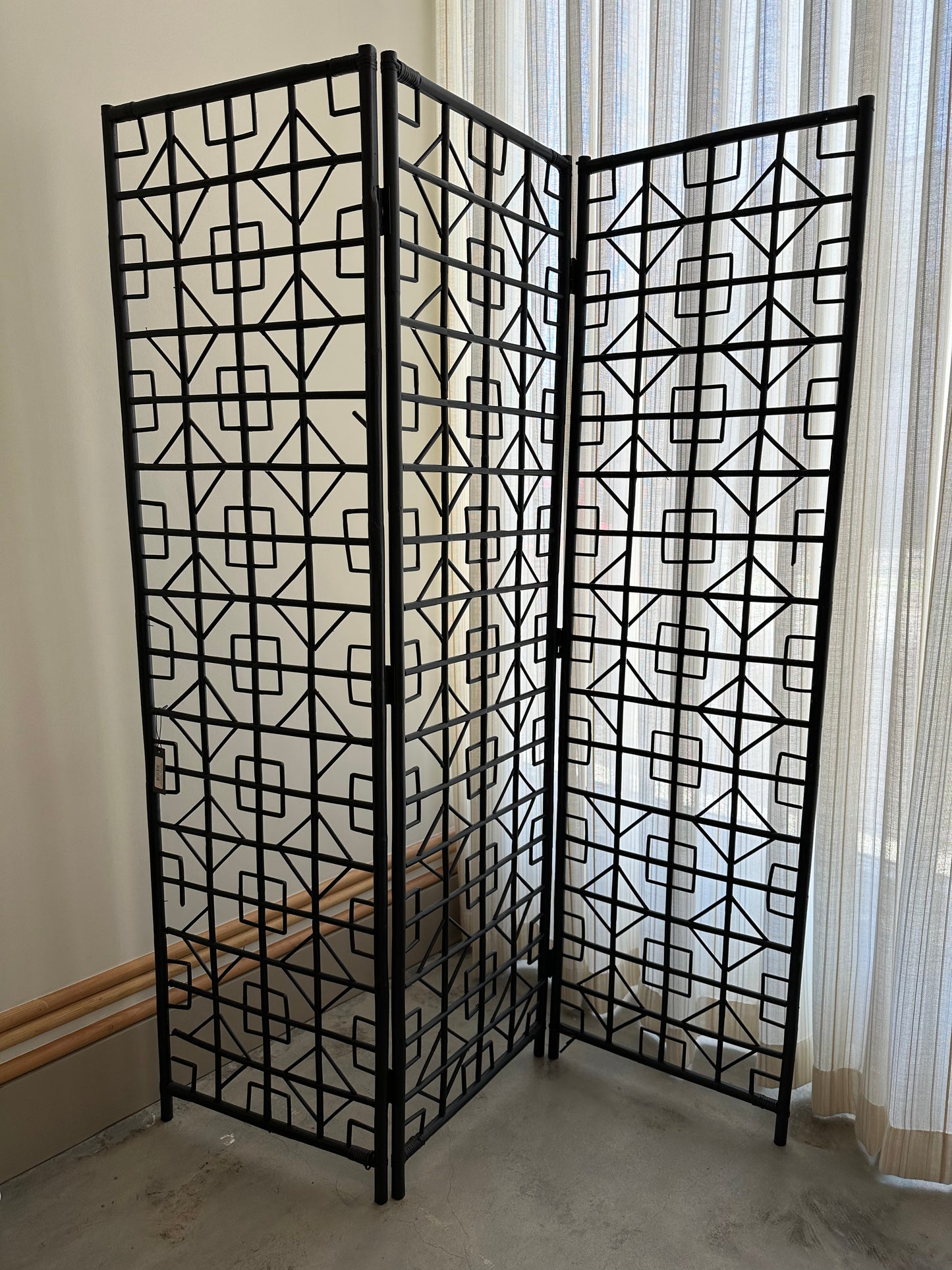 Geometric Twig Screen